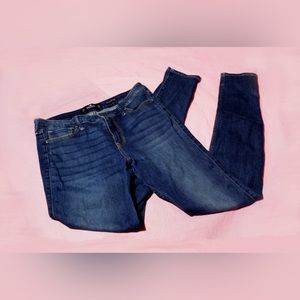 Dark wash Hollister skinny jeans, size 13L.